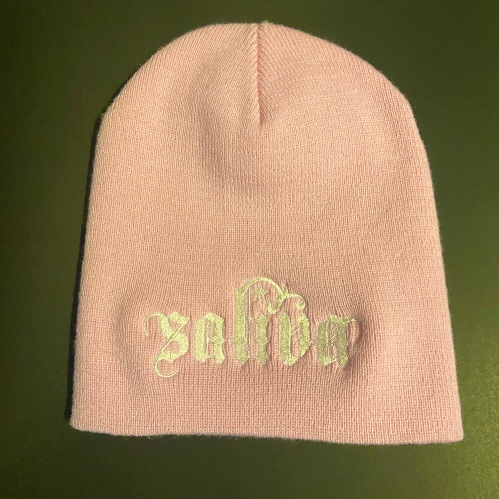 🩷 SALIVA BEANIE HAT 🩷  NWOT
